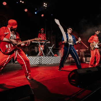 LA BANDA DEL COCHE ROJO