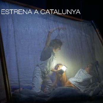 La tenda – Fantasia nocturna per a dues actrius, un músic, un videoartista i uns quants monstres de la Cia. Compagnie du sarment (FITKAM 2022)
