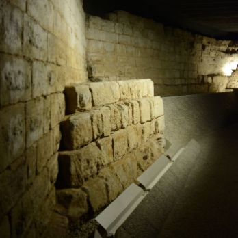 Diumenges d'arqueologia: Les muralles d'Anselm Clavé