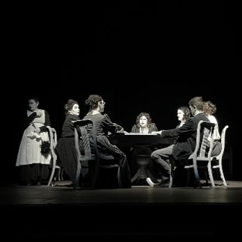 52è Concurs de Teatre Amateur “Premi Vila d’Arenys de Mar 2024” /  Més enllà de l’Hostal de Patrícia Salbi