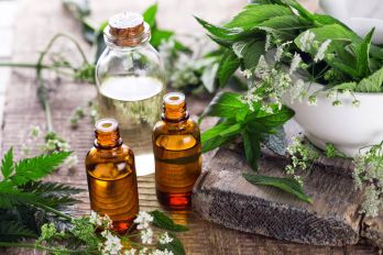 Aromateràpia: experiències i receptes per millorar la nostra vida + Taller d'aromateràpia.