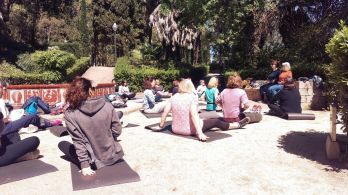 Sessió única de ioga als Jardins de Laribal (Setmana de la Natura)